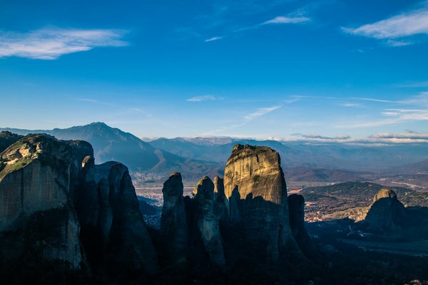 How do you prepare for cultural differences when traveling in the UK?